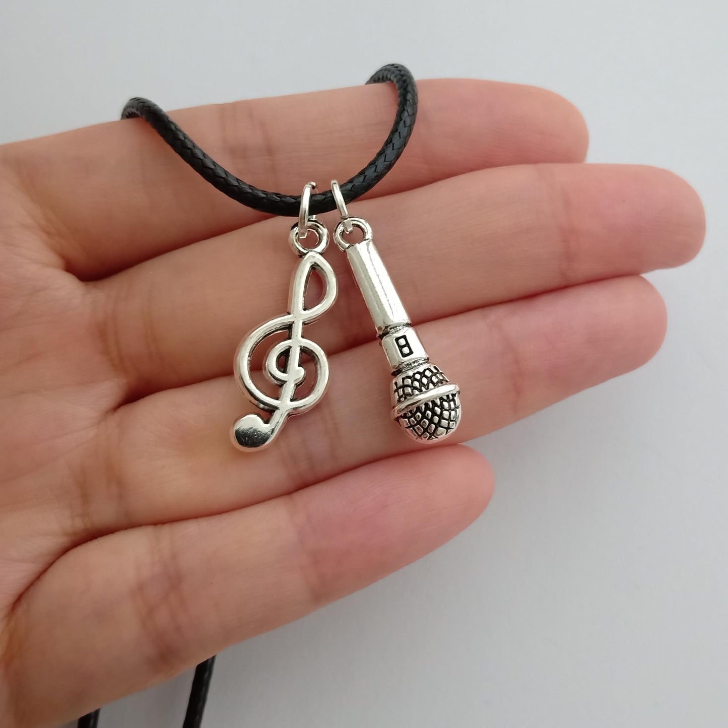 Music Note Charm Choker Necklace, Black Leather Choker AETYWYEIN